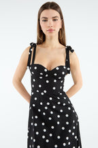 vestido midi evasê